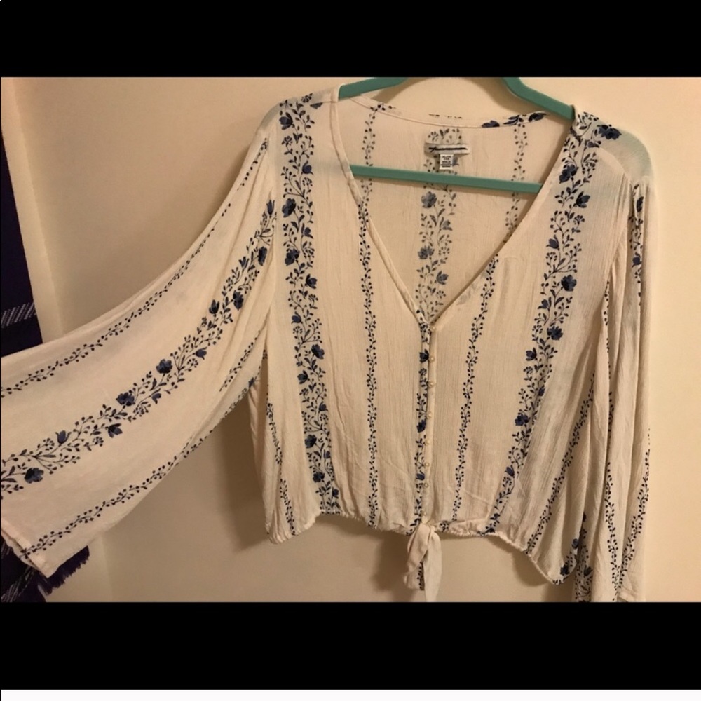 American Eagle flowy floral top